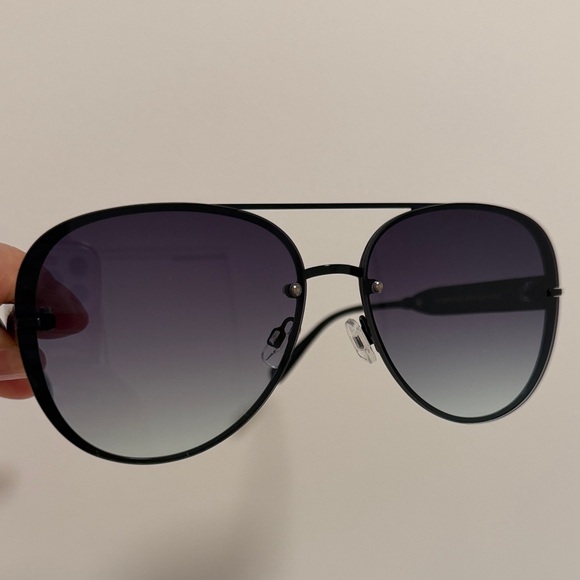 Jessica Simpson Black Aviator Sunglasses - Picture 4 of 6